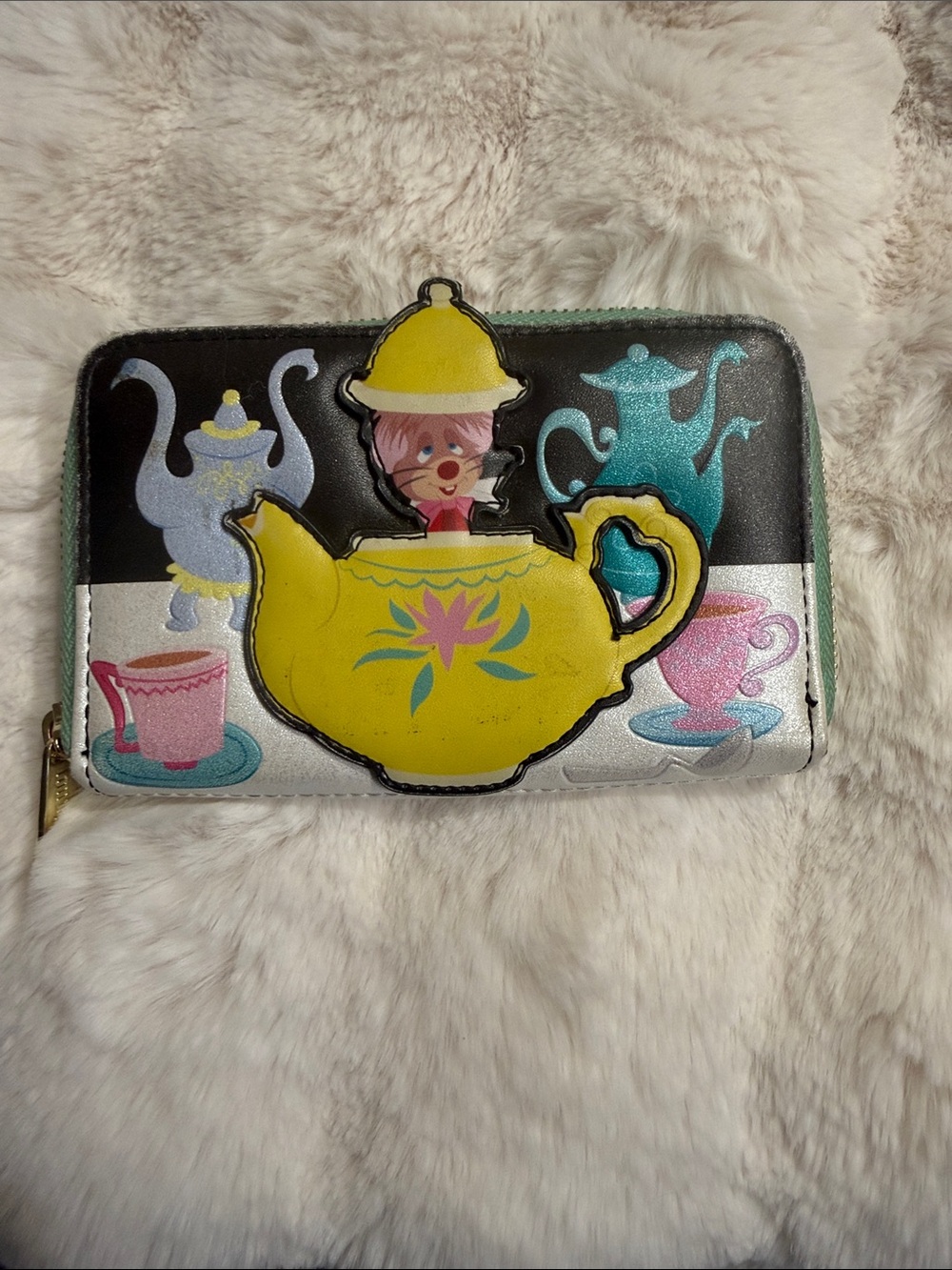 Loungefly Alice in Wonderland wallet - Picture 4 of 7